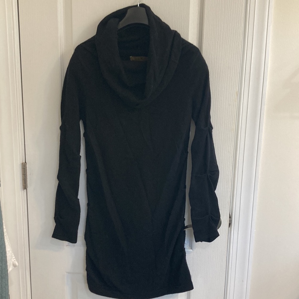 100% fine cashmere Nicole Miller dress